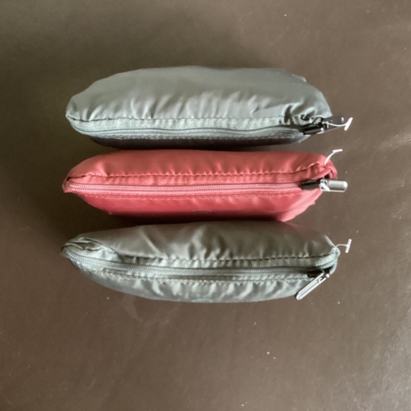 Amenity Kits Travel Bags FAMILY 3 UNOPENED Business Class 2025 Swiss Victorinox - Picture 6 of 6